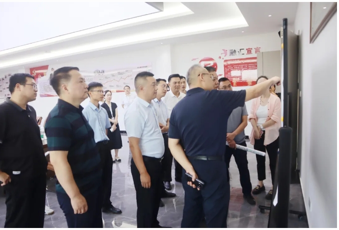 自貢市領(lǐng)導(dǎo)蒞臨融匯公司調(diào)研：共筑建筑產(chǎn)業(yè)總部經(jīng)濟(jì)區(qū)新篇章！